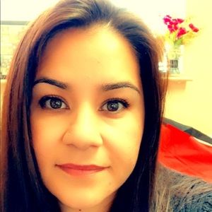 Meet your Posher, Alma